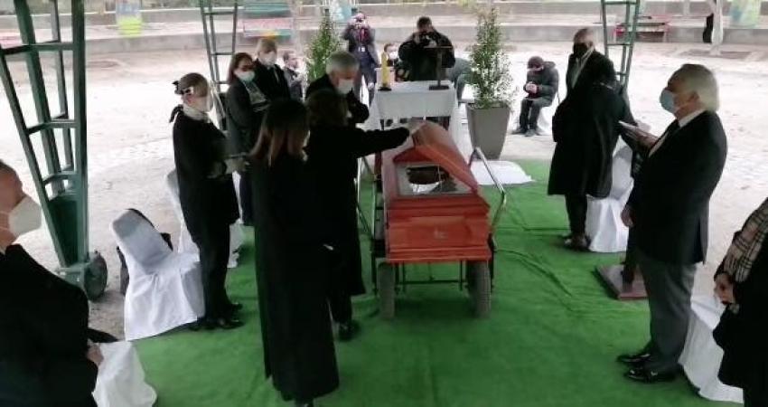 Hermana del Presidente fue multada por asistir a funeral de Bernardino Piñera