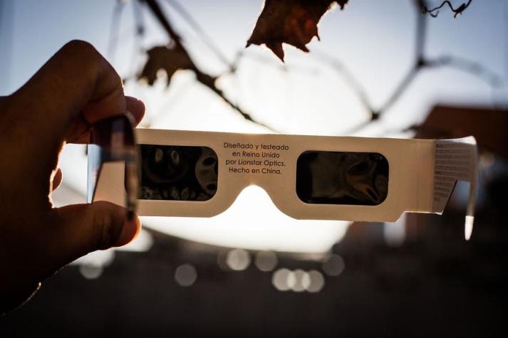 Eclipse Solar 2020: ¿cuánto cuestan y dónde comprar los lentes con filtros certificados?