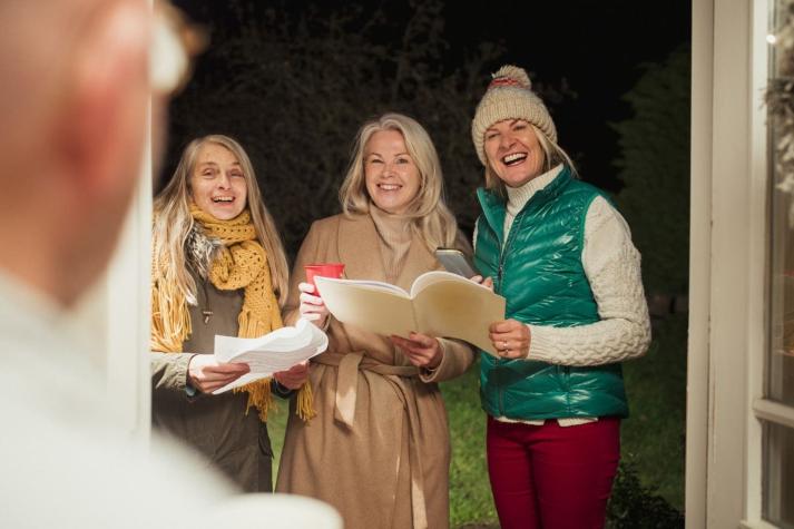 COVID-19: En Suiza estará prohibido cantar para Navidad