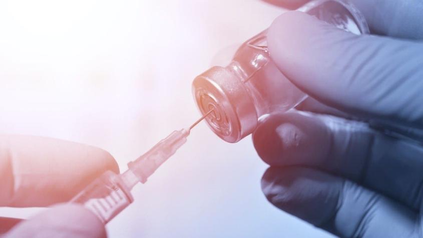 Vacuna de Pfizer podría recibir autorización en Chile a partir de la próxima semana