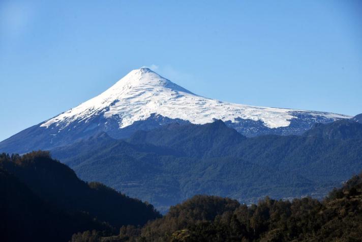 Nuevo pulso eruptivo se registra en volcán Villarrica