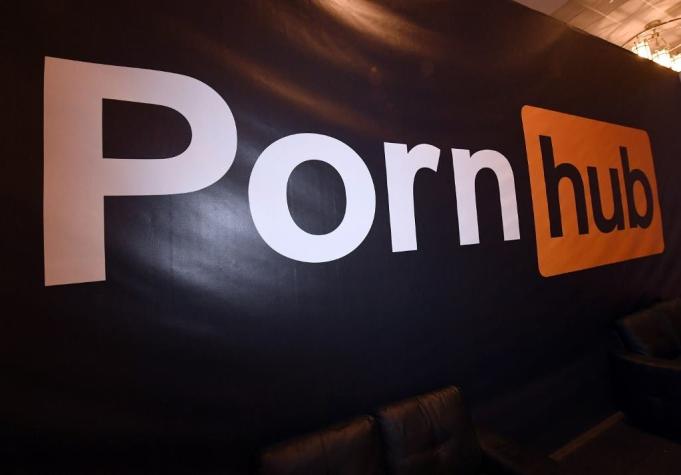 Pornhub en el ojo de la tormenta tras ser acusada de difundir pornografía infantil