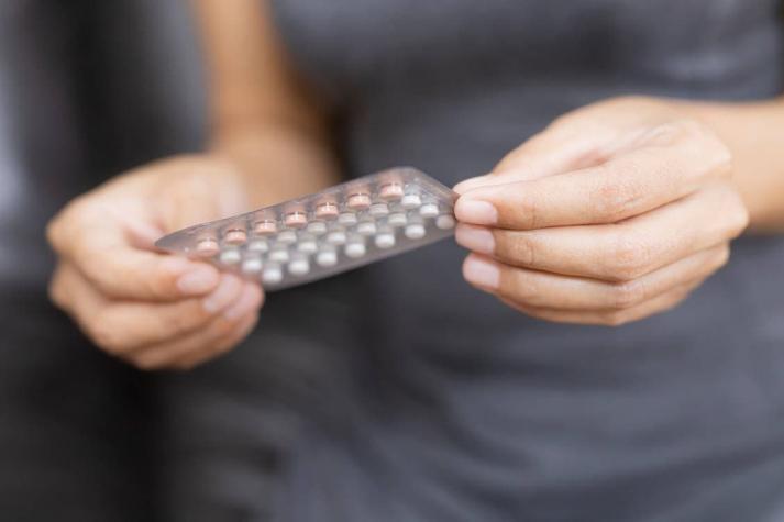 Colegio de Químicos Farmacéuticos exige compensación para embarazadas por falla de anticonceptivos