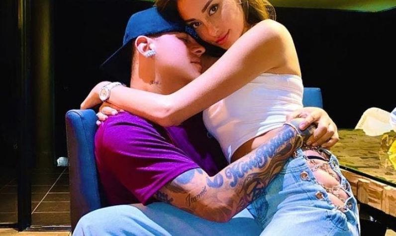 Las amorosas fotos de reggaetonero colombiano junto a modelo chilena: "Me incitas a pecar"