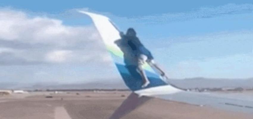 Sorprenden a un hombre que se subió a ala de un avión a punto de despegar