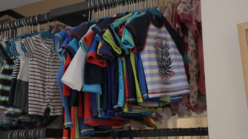 [VIDEO] #CómoLoHizo: La tienda que revivió el trueque de ropa infantil