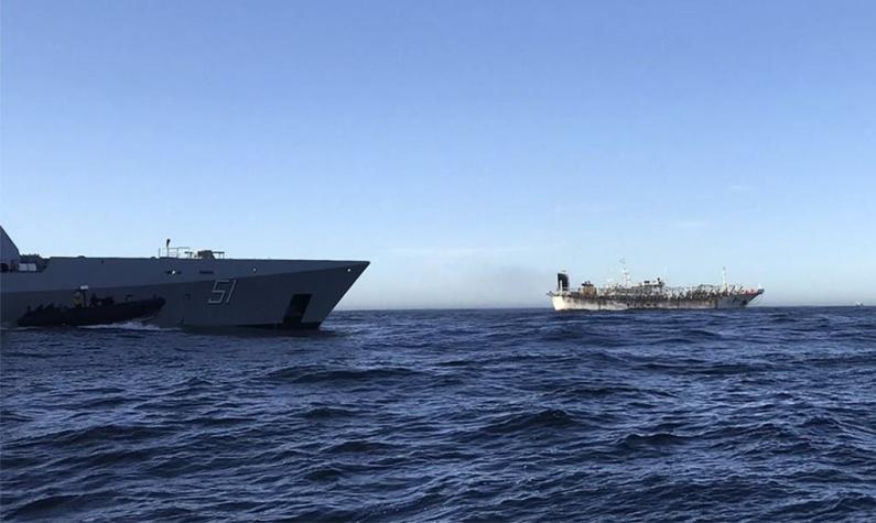 Sernapesca en alerta por presencia de 104 barcos chinos: "Están a lo largo de todo Chile"