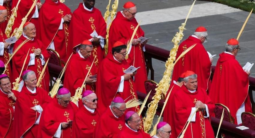 Dos cardenales positivos por COVID-19 en el Vaticano: Ambos son cercanos al papa Francisco