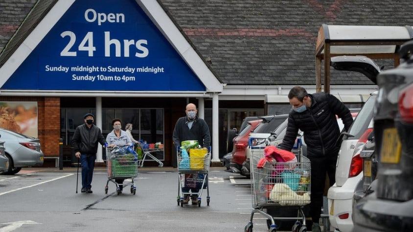 Cadena de supermercados de Reino Unido establece límites a la compra de producto por coronavirus