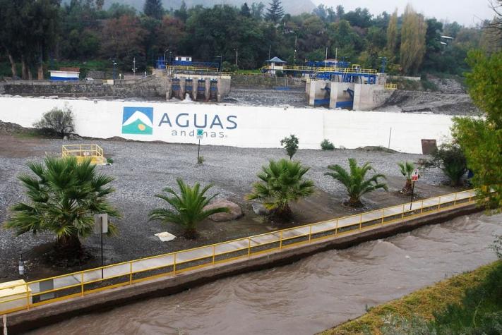 Aguas Andinas compensará a clientes por corte de suministro en 2016 y 2017