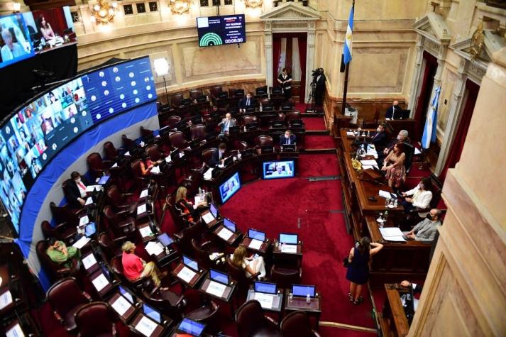 El Senado de Argentina vota ley de aborto con fuerzas empatadas