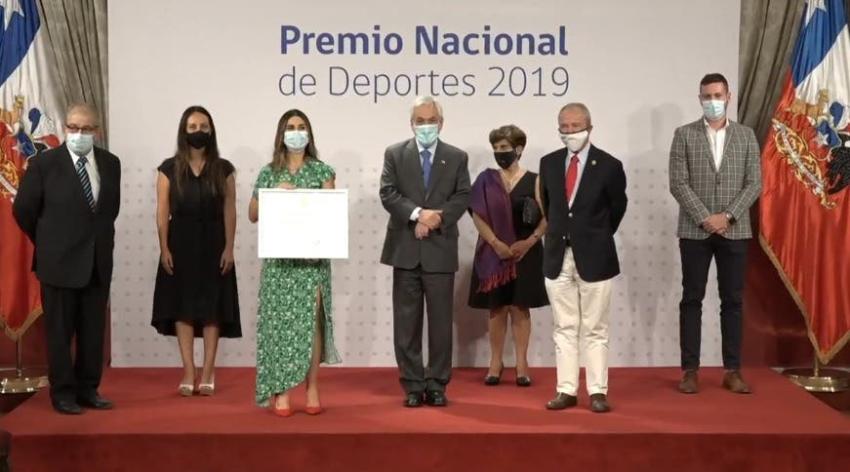Presidente Piñera entrega Premio Nacional del Deporte a Francisca Crovetto