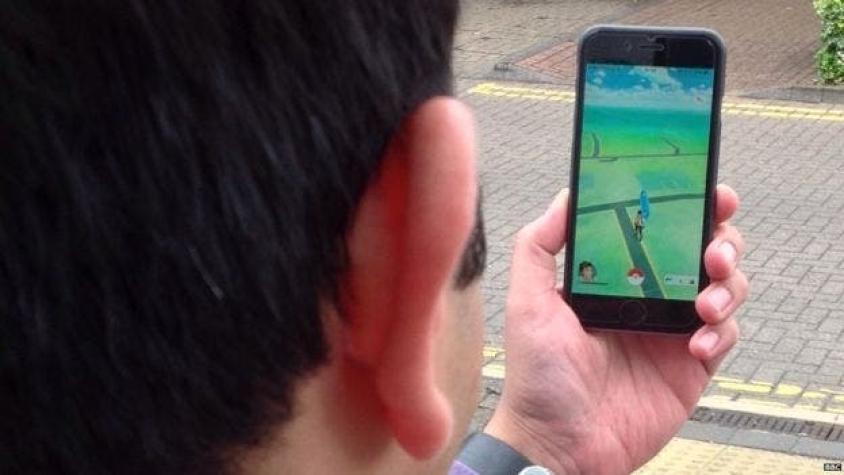 Hombre se salta el confinamiento para jugar Pokémon Go en Inglaterra: fue detectado y multado