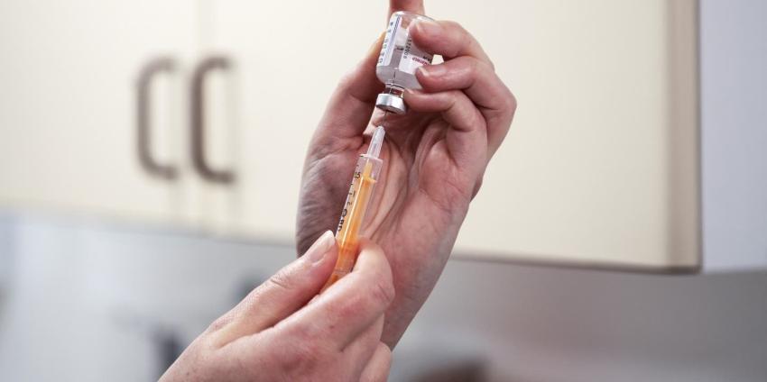 Avanza vacuna de Oxford-AstraZeneca: En Chile se probó con más de 2 mil personas