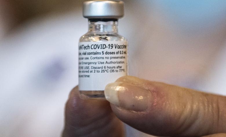 Llega a Chile tercer cargamento de vacunas contra el COVID-19