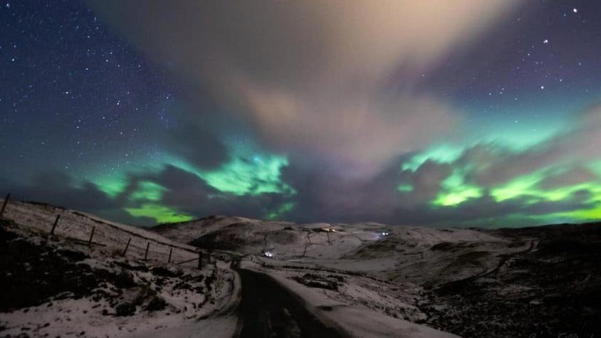 En imágenes: las misteriosas fotos de la aurora boreal que hacen que Escocia parezca otro mundo