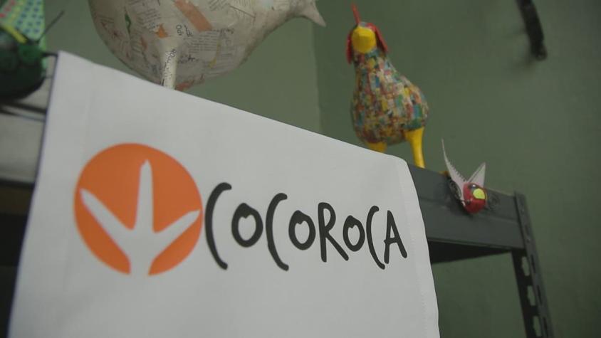 [VIDEO] #CómoLoHizo: Cocoroca, transforma el papel de diario en arte