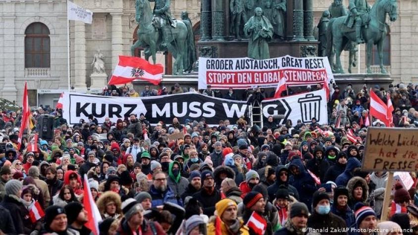 Miles protestan en Austria contra las restricciones anticoronavirus
