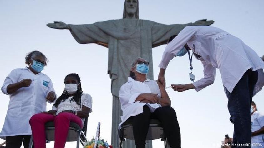 Río de Janeiro aplica las primeras vacunas a los pies del Cristo Redentor