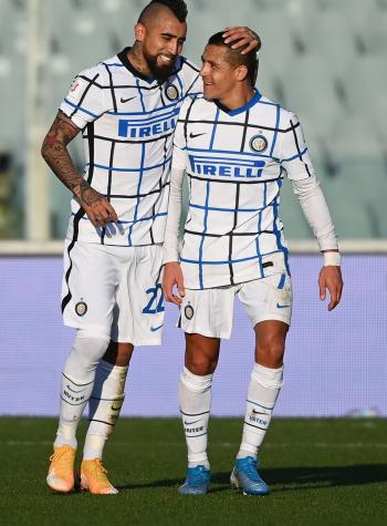 Vidal y Alexis titulares: la formación que adelantan en Italia para el derbi Inter-Milan por la Copa
