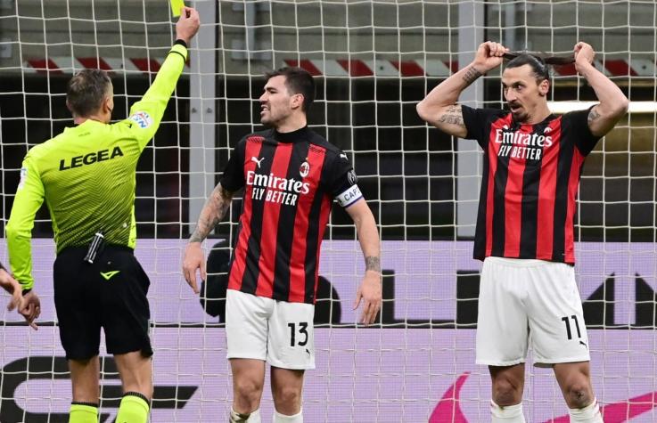Árbitro del derbi Inter-Milan sufre lesión en medio del partido y debió ser reemplazado