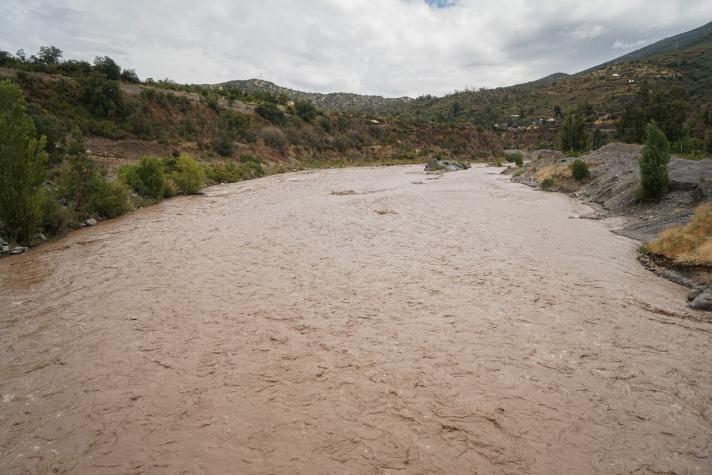 Autoridades recomiendan "restringir el consumo de agua en los domicilios" por turbiedad en los ríos