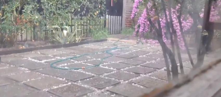 [VIDEO] Reportan caída de granizo en distintas comunas de Santiago