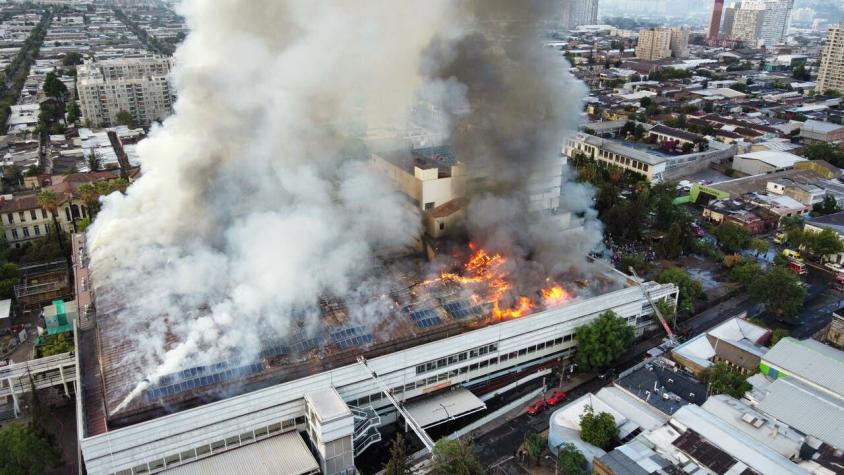 [VIDEO] Así fue el incendio que obligó a evacuar el hospital San Borja