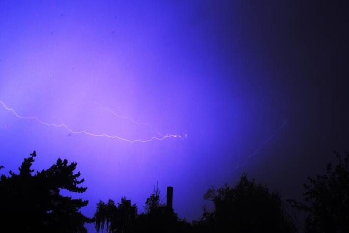 Meteorología avisa sobre la posibilidad de nuevas tormentas eléctricas desde Coquimbo a Los Lagos