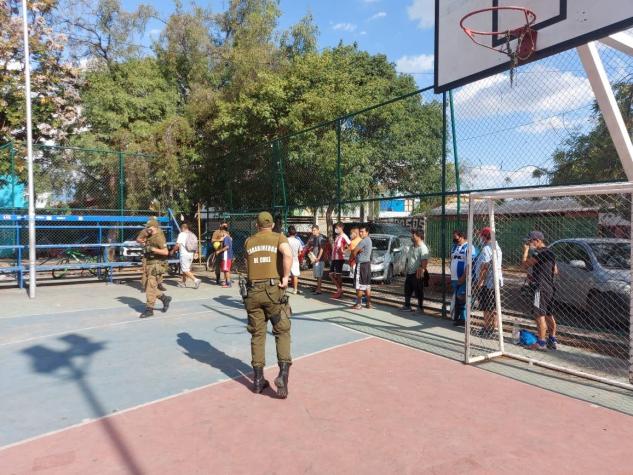 Carabineros detuvo a 14 personas que participaban de partido de "baby fútbol" en Lo Prado