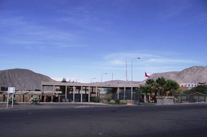 Denuncian a personal de la cárcel de Arica de golpear y desnudar a interna trans