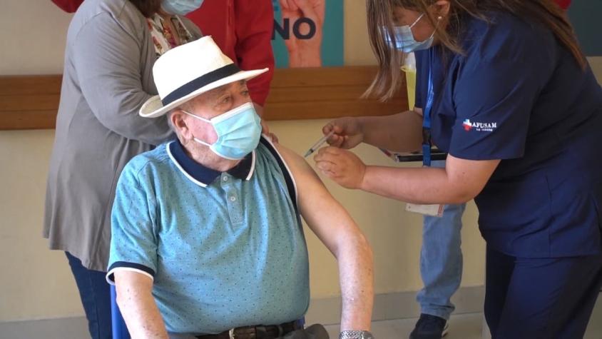 [VIDEO] Las dificultades que marcaron el primer día de vacunación