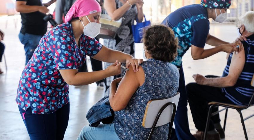 Vacunación masiva por COVID-19: ¿Cuándo se verán los efectos de la vacuna en Chile?