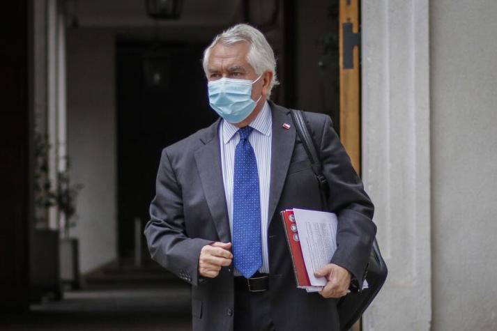 Ministro Paris responde a alcalde Jadue y detalla posibles efectos adversos del Avifavir