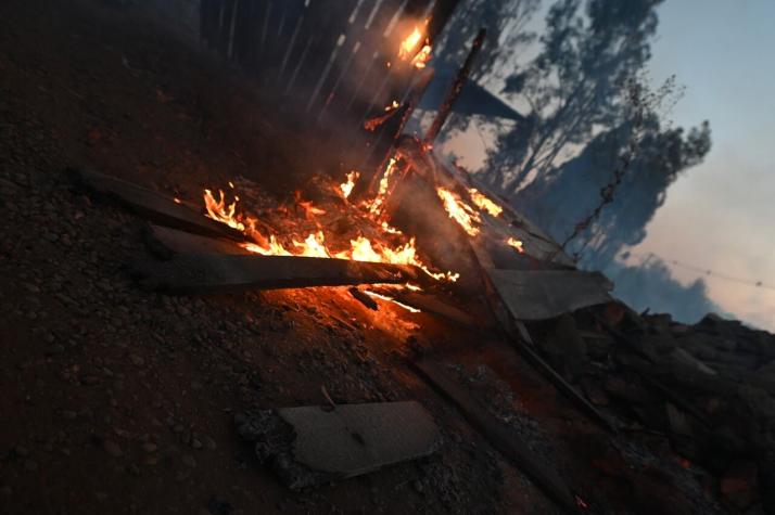9 damnificados y 3 viviendas inhabitables deja incendio forestal en Lumaco