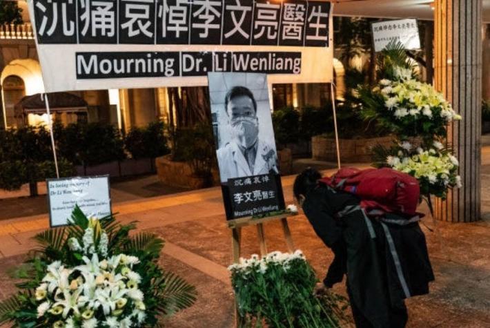 Redes sociales en China rinden homenaje a médico fallecido que alertó sobre el virus