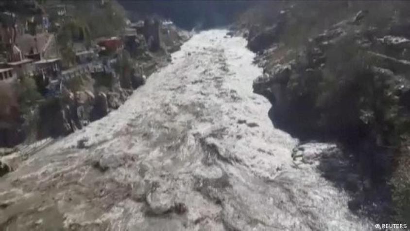 [VIDEOS] Más de cien desaparecidos tras "avalancha de agua" en la India