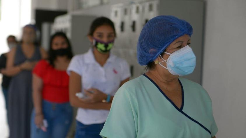 Elecciones en Ecuador: alta participación y demoras en una votación marcada por el coronavirus