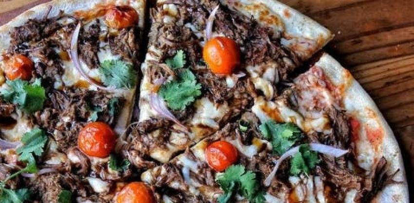 [VIDEO] La receta del "delicioso" éxito de Agostina Pizzas