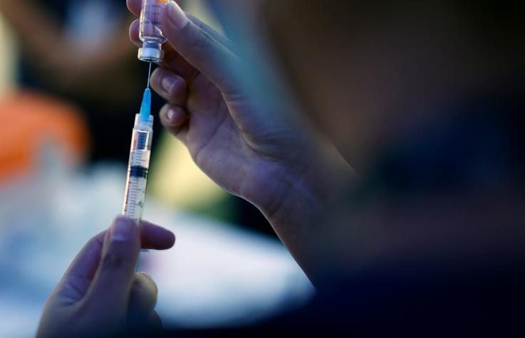 No me puse la vacuna el día que me tocaba: ministro Paris explica qué deben hacer los rezagados