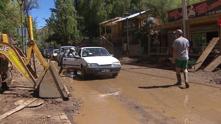 [VIDEO] Diez días después del aluvión en San José de Maipo realizan limpieza de rutas