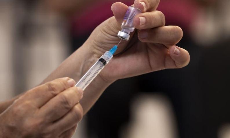 Francia, el primer país que propone una sola dosis de vacuna para personas que tuvieron COVID-19
