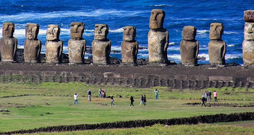 Posponen vuelo de retorno a Rapa Nui tras "toma pacífica" de aeropuerto