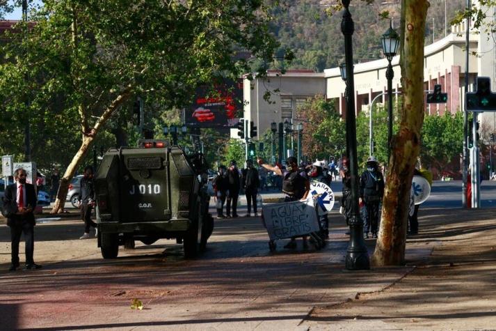 Nueva jornada de manifestaciones y disturbios en Plaza Baquedano