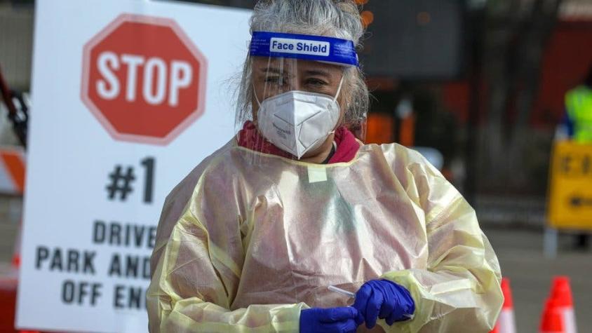 EE.UU: 3 factores que explican la mejora de la pandemia en el país con más casos y muertes del mundo