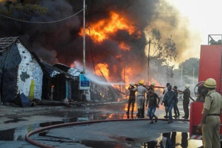 Al menos 19 muertos por explosión en una fábrica de petardos en India