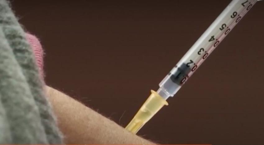 [VIDEO] Oxford y Astrazeneca probarán por primera vez su vacuna en niños
