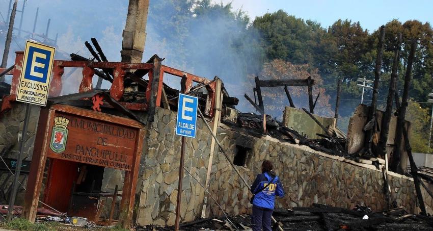 Prisión preventiva para acusados de participar en incendios de edificios municipales en Panguipulli