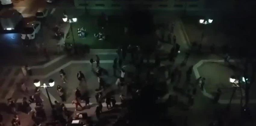 [VIDEO] Realizan fiesta clandestina en la vía pública y a metros del Palacio de La Moneda