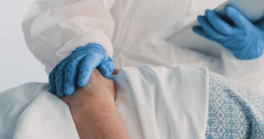 Mujer muere por COVID-19 tras recibir doble trasplante de pulmón de un donante que estaba infectado